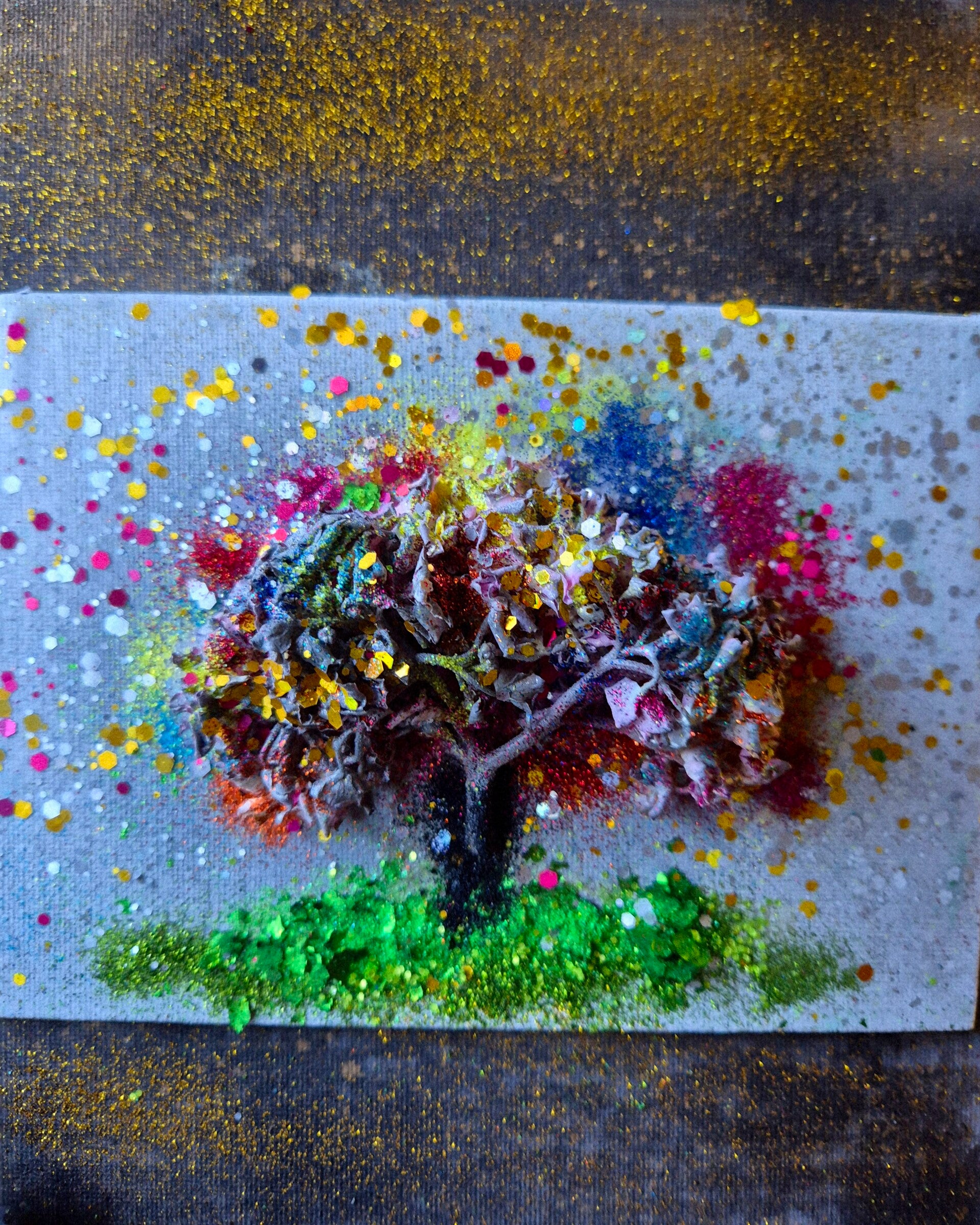 Handgefertigtes 3D Strukturbild Lebensbaum mit plastischer Strukturpaste und Gold-Akzenten von Vanessa Wolchowe kaufen.
