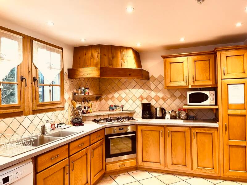 Fully equipped kitchen