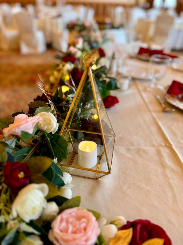 Triangular glass centrepiece L