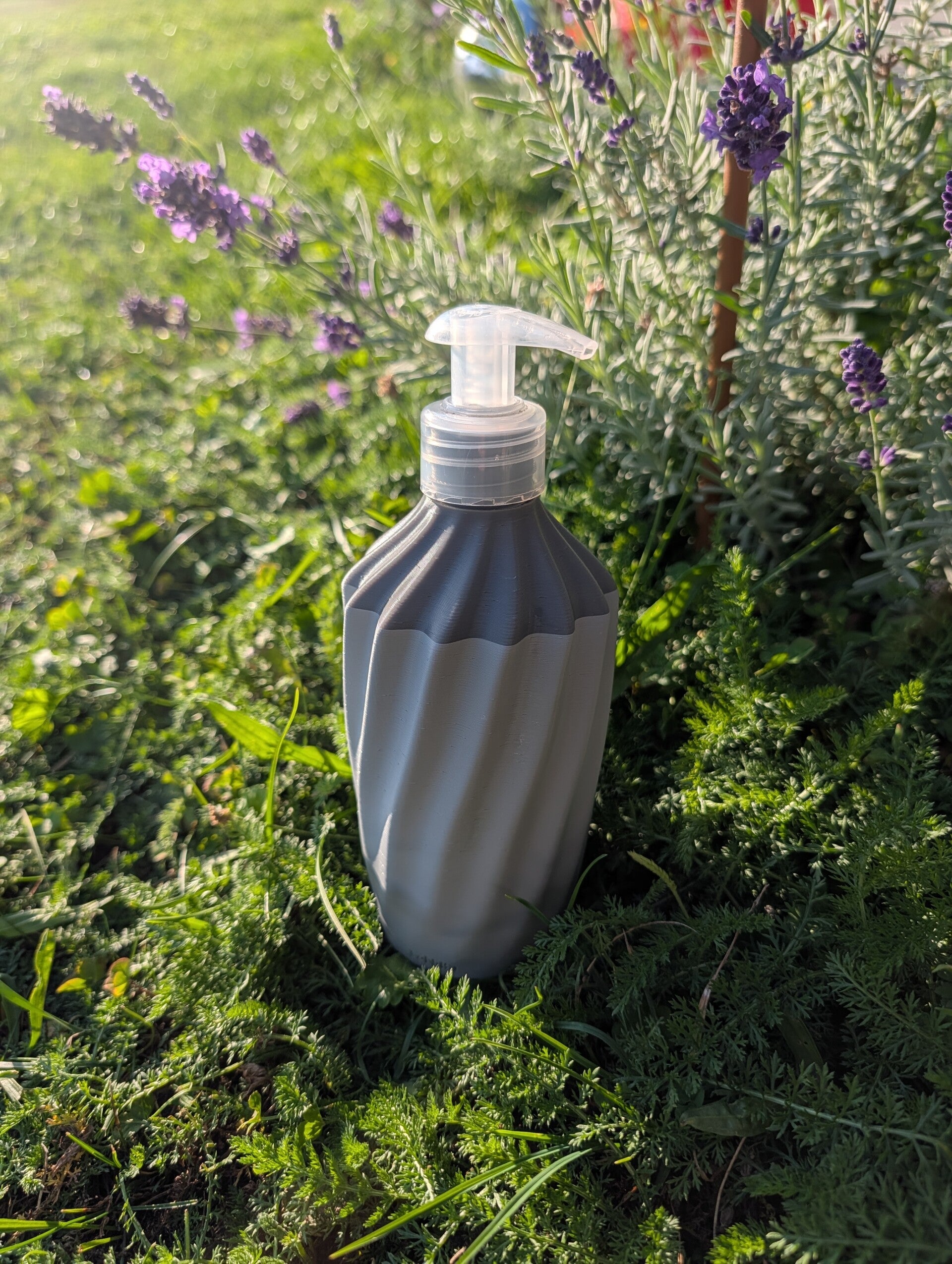 LeNiBa Twist – Design Seifenspender 350 ml