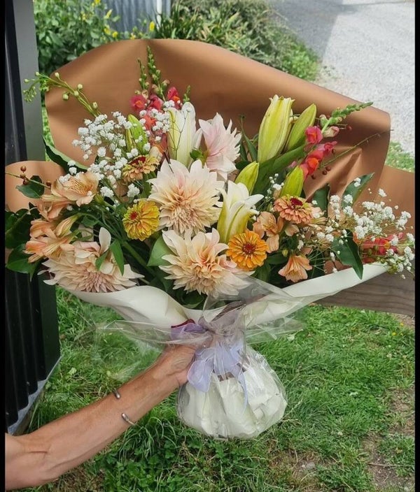 Pastel Dream – Soft Country Garden Bouquet