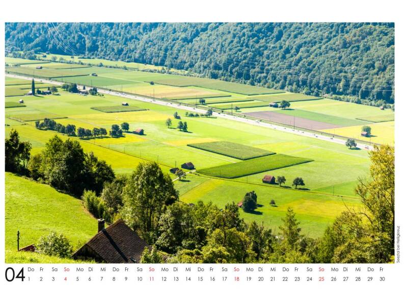 April 2027 – Grüne Wiesen im Tal