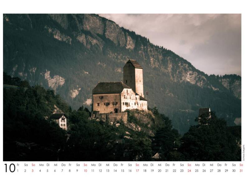 Oktober 2027 – Burg vor Bergkulisse