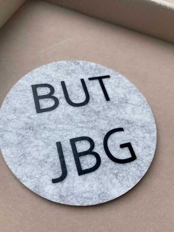 Filz Untersetzter ,,But Jbg"
