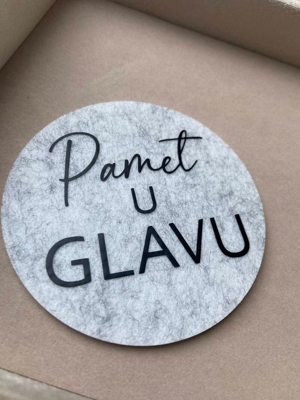 Filz Untersetzter ,, Pamet u glavu "