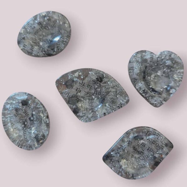 Worry Stone en Résine - Pages et argentées