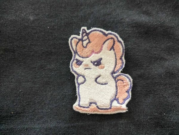 Écusson brodé - Licorne énervée