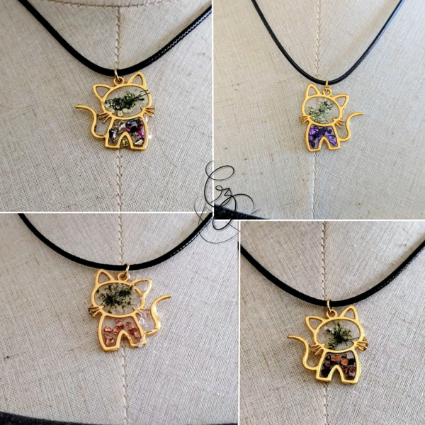 🐱 Collier chat en résine – Fleurs séchées & éclats colorés