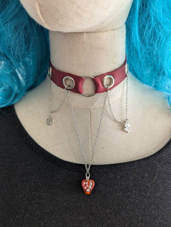 Chockers en cuir
