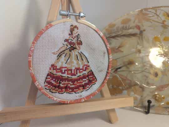 Crinoline Caroline