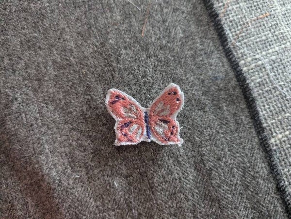 Écusson brodé - Papillon rose et blanc