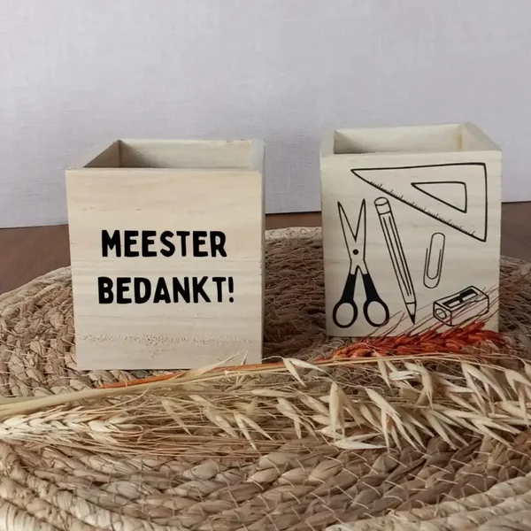 Houten pennenbakje meester/juf