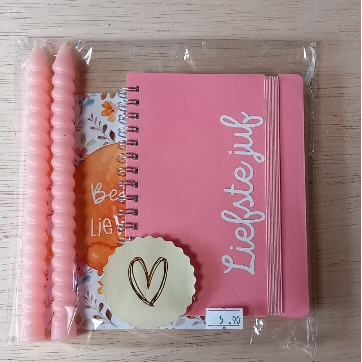 Bedankje juf- Notitieboekje met kaarsen en kaart