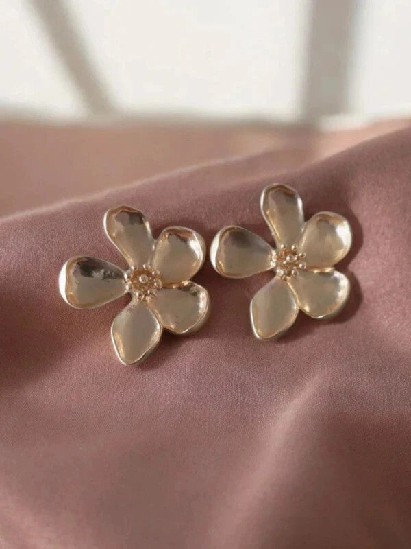 Boucles d’oreilles fleurs nacrées dorées 🌸✨