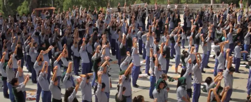 Le 5ème mouvement du Lu Jong réalisé par les élèves du Tibetan Children Village