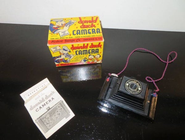 Donald Duck - Donald Duck camera - (1946)