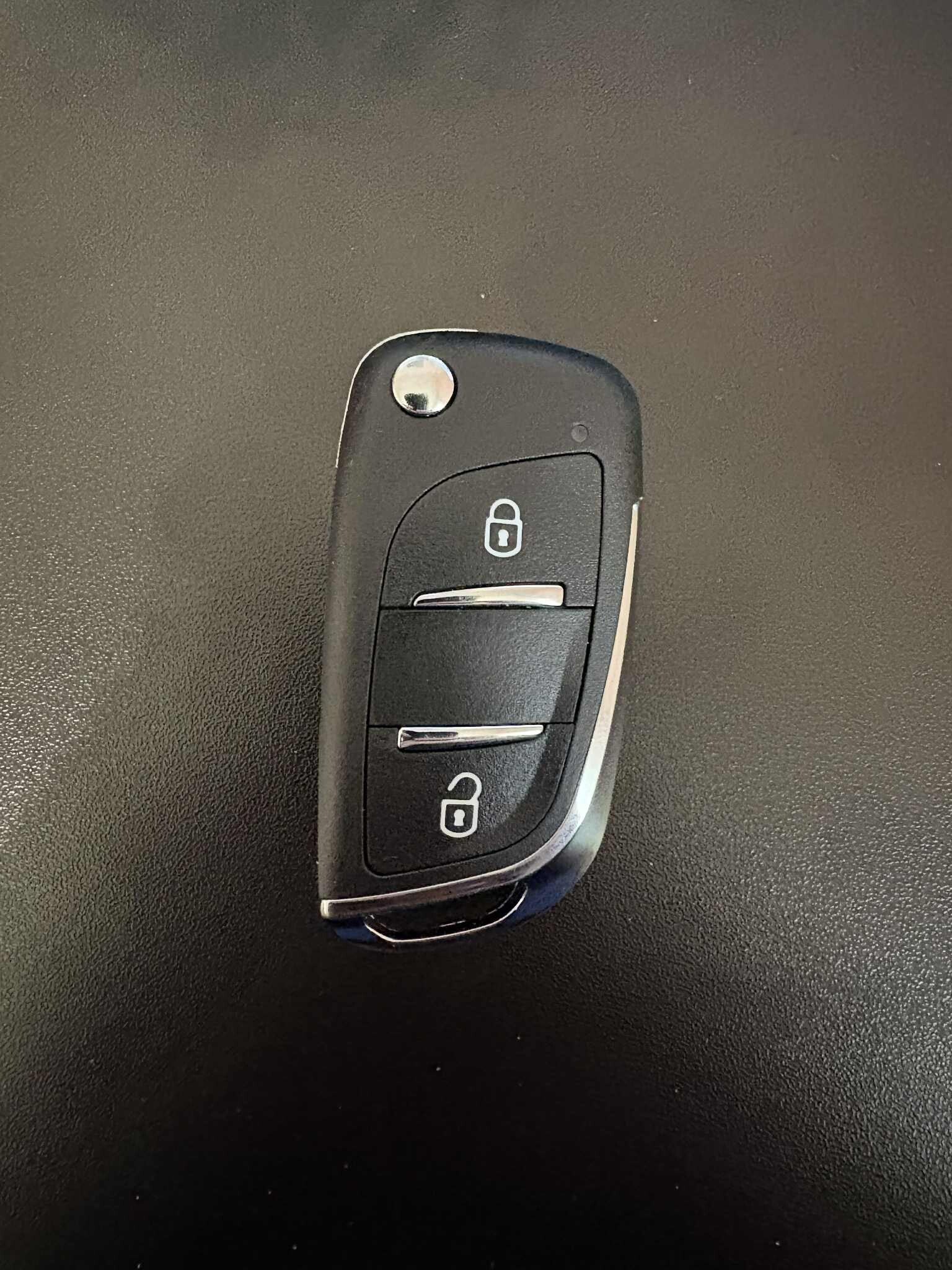 CLE KD FLIP REMOTE PSA TYPE NB11-2 PCF + AVEC TRANSPONDEUR