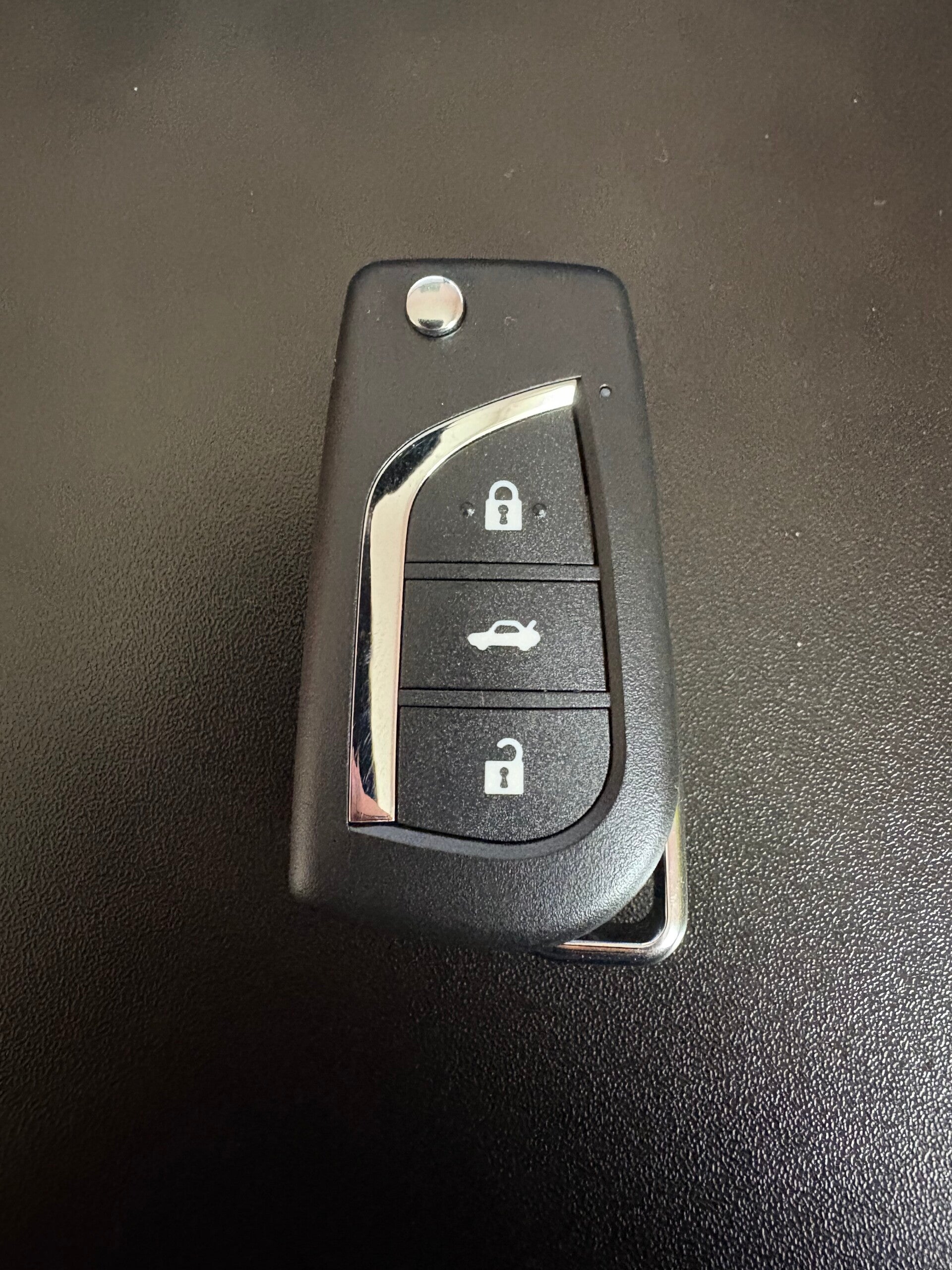 Clé télécommande universelle Keydiy KD 3 boutons pour Toyota type B13