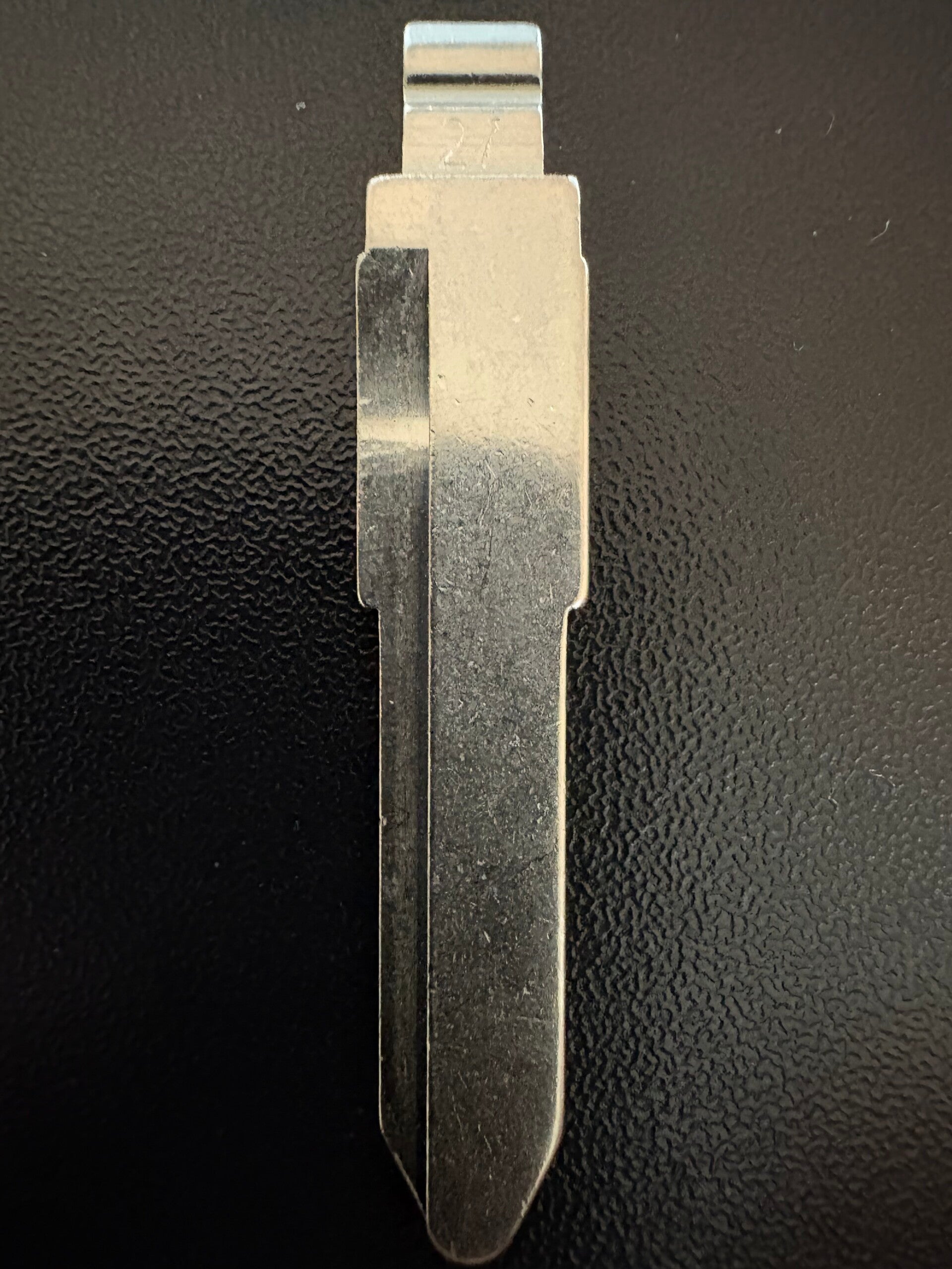 Clé KD Xhorse Lame de clé à distance universelle MAZ24 Mazda