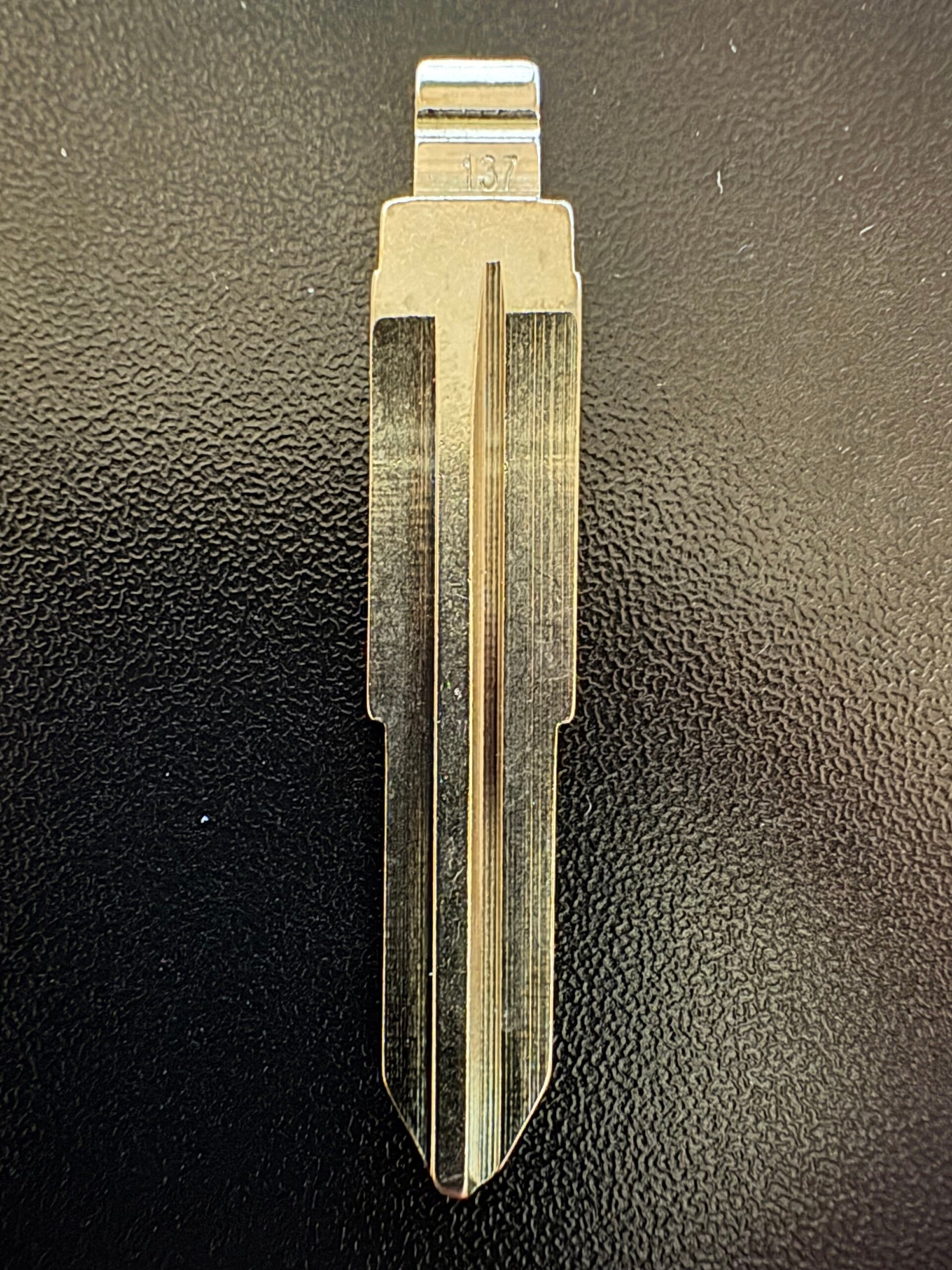 Clé KD Xhorse Lame de clé à distance universelle HYN10R Hyundai Ssang Yong