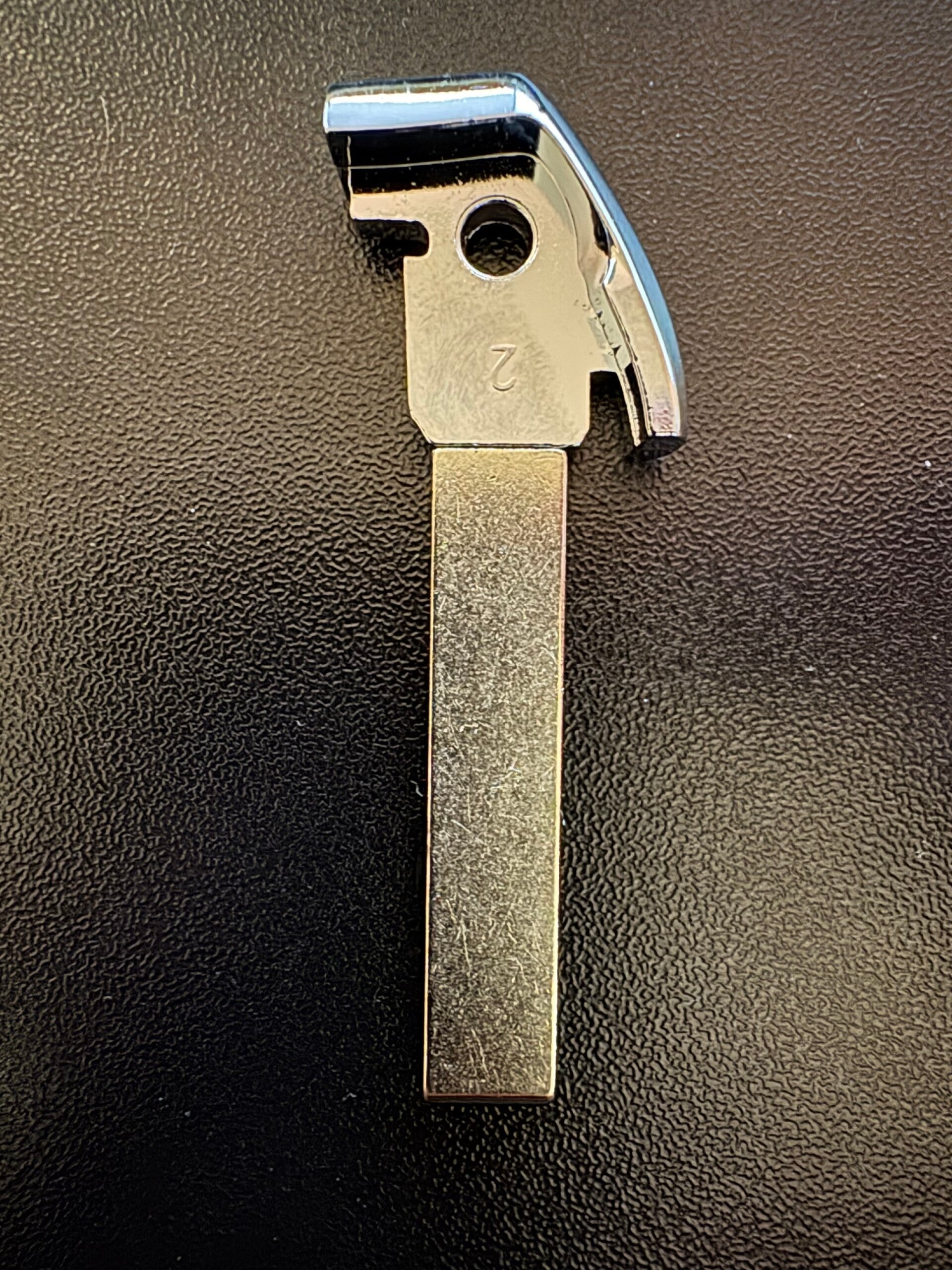 Lame de clé intelligente Peugeot Citroën 2013-2018 HU83 avec rainure