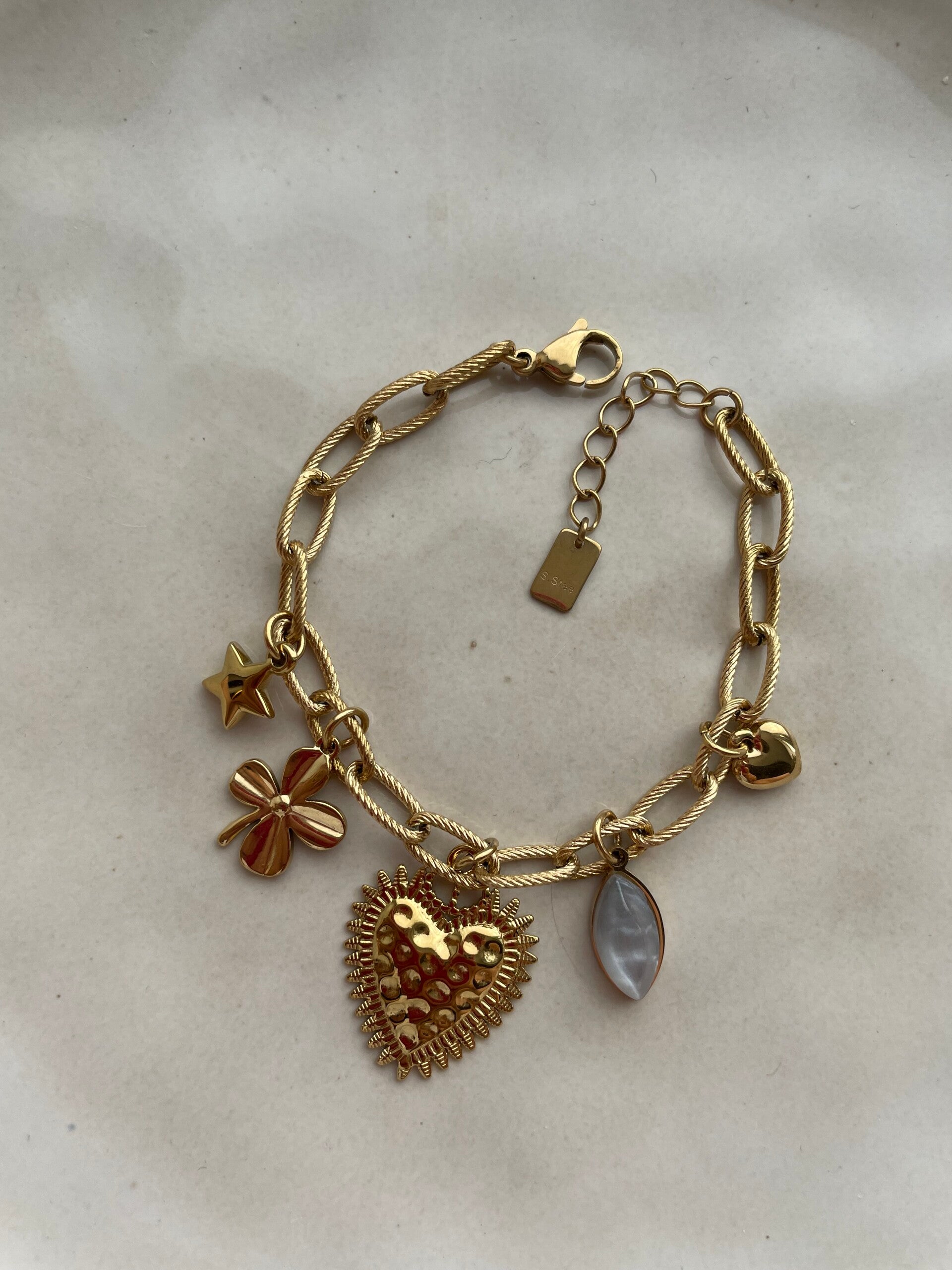 Charm bracelet gold