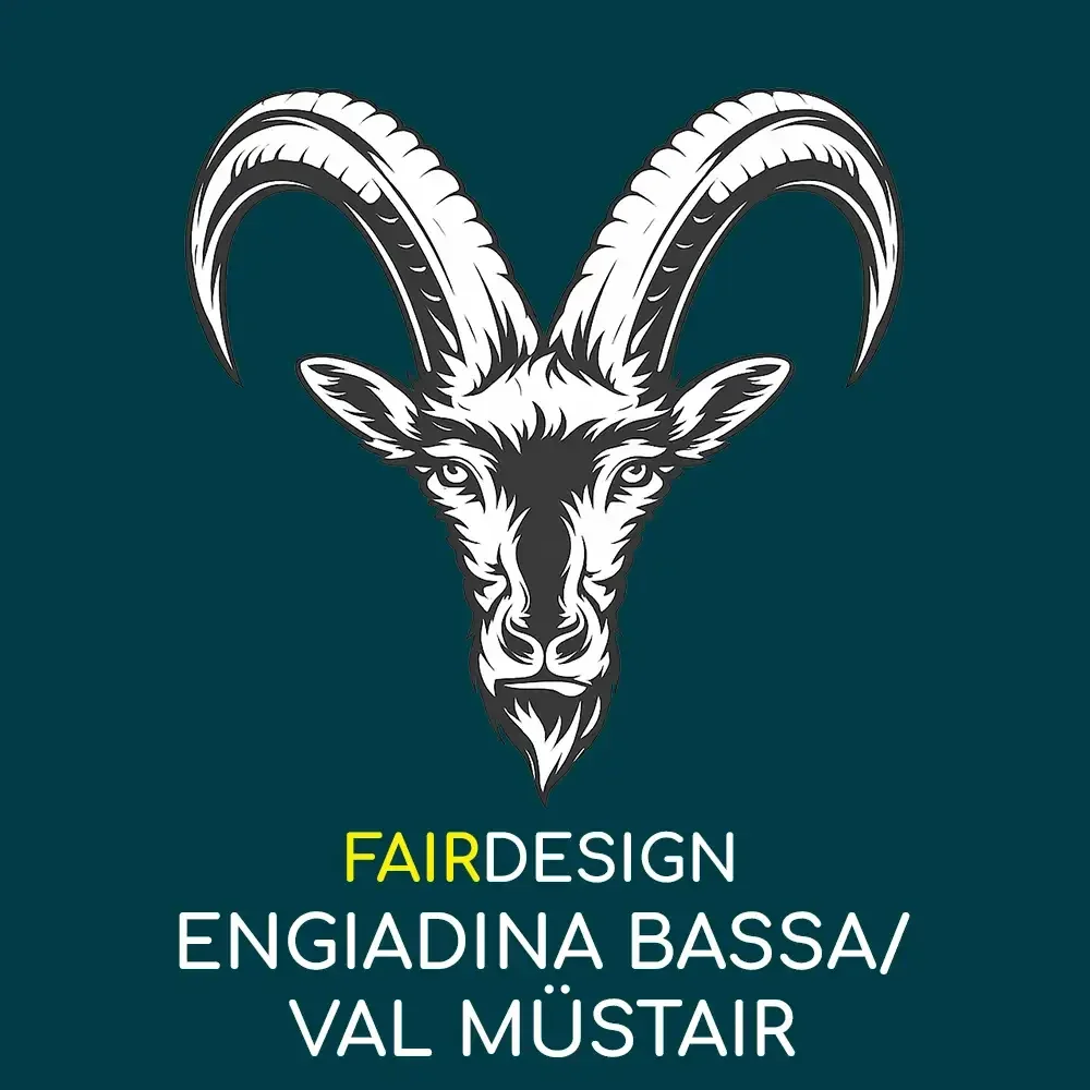 Ein Logo auf dunkelblauem Hintergrund. Im oberen Teil ist eine detaillierte Schwarz-Weiß-Illustration eines Steinbockkopfes mit großen, geschwungenen Hörnern zu sehen. Darunter steht der Text „FAIRDESIGN“ in Gelb und Wess, ge