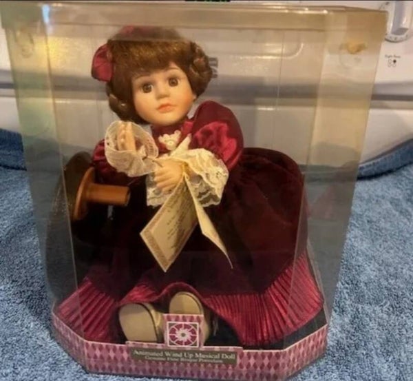 Soft Expressions Animated Windup Musical Porcelain Doll
