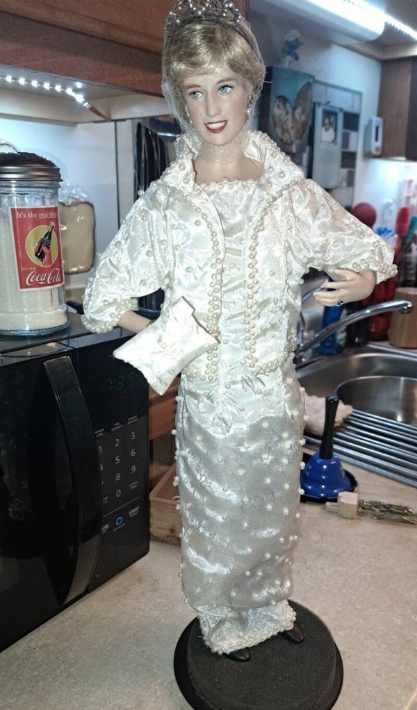 Porcelain Princess Diana doll Franklin Mint Collection