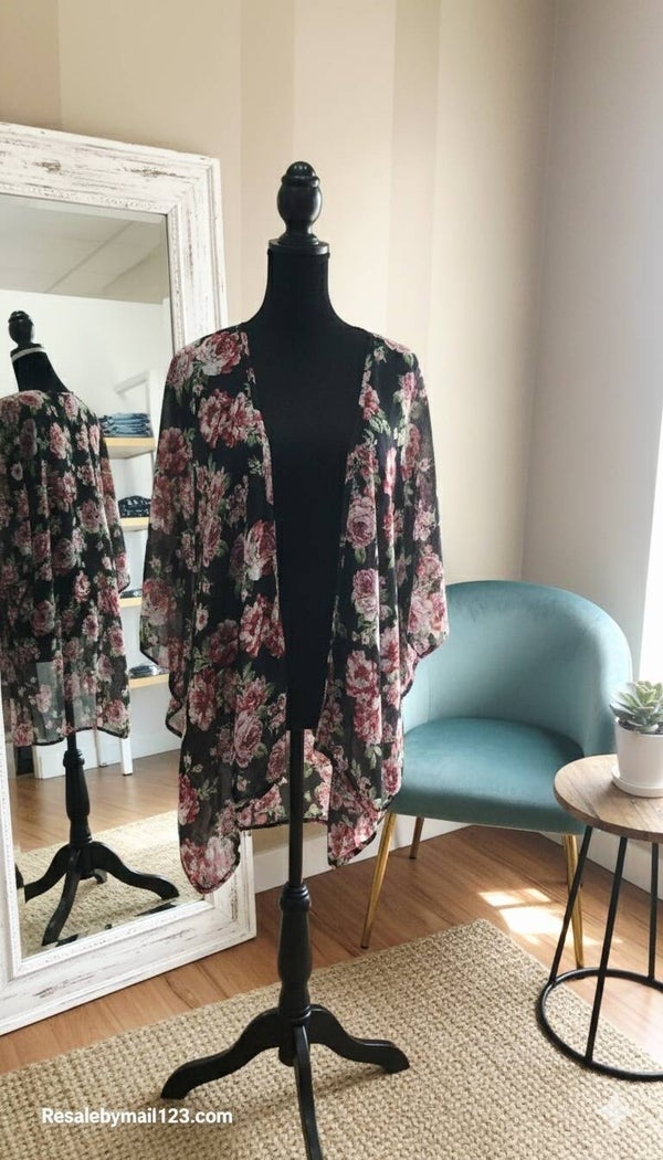 No Boundaries Kimono Style Cardigan Black Floral Sheer & Lace Cover Up (Pre-owned)