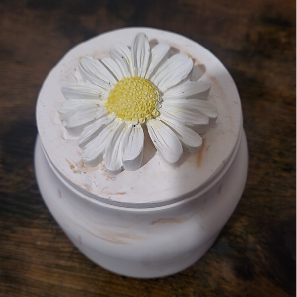 Pot Marguerite – Élégance en jasmonite (DORÉ)