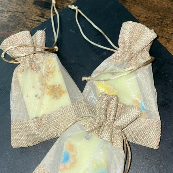 🌸 Suspensions Parfumées – Élégance & Douceur