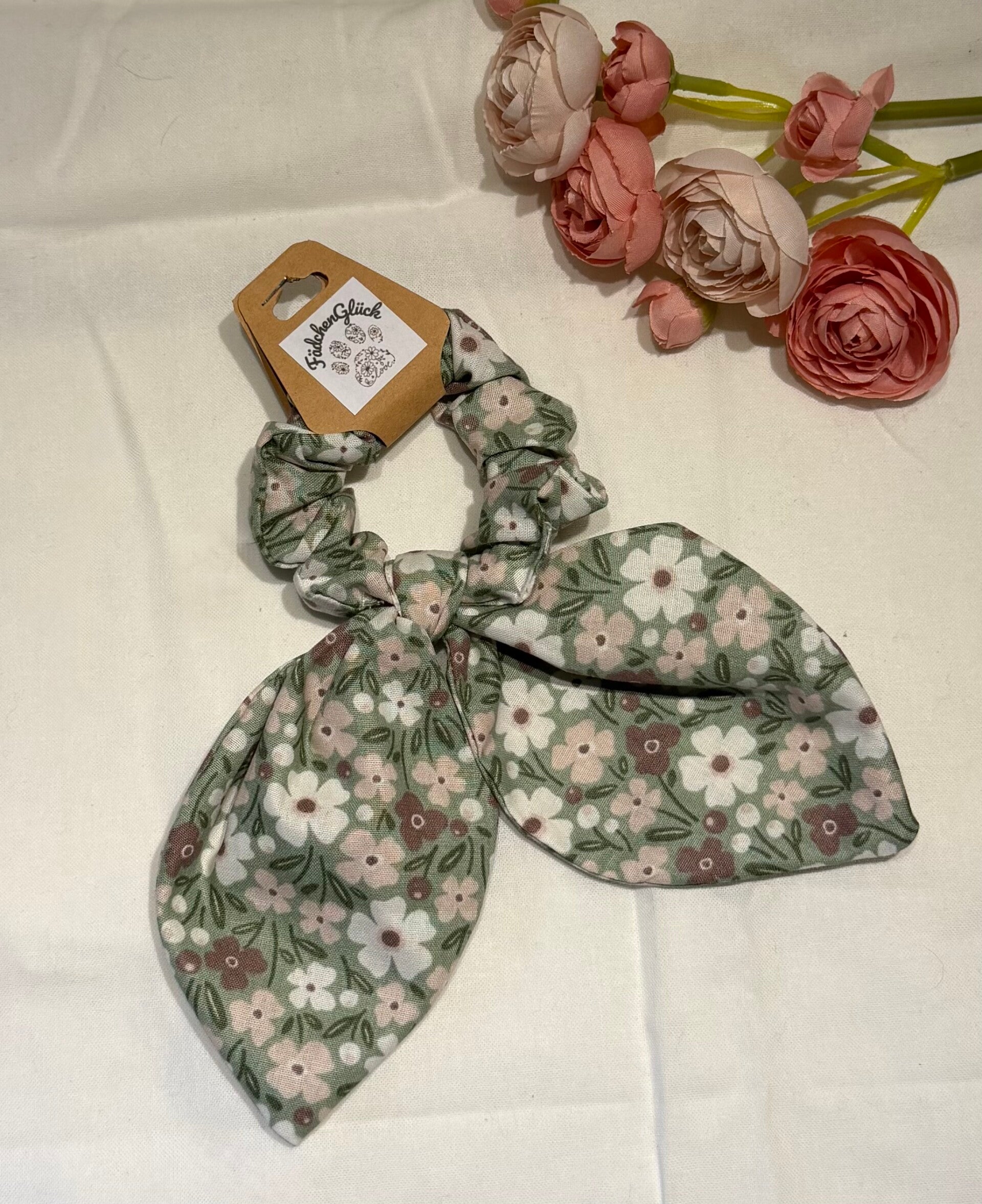 Scrunchie mit Schleife - Frühlingshafte Blütenpracht