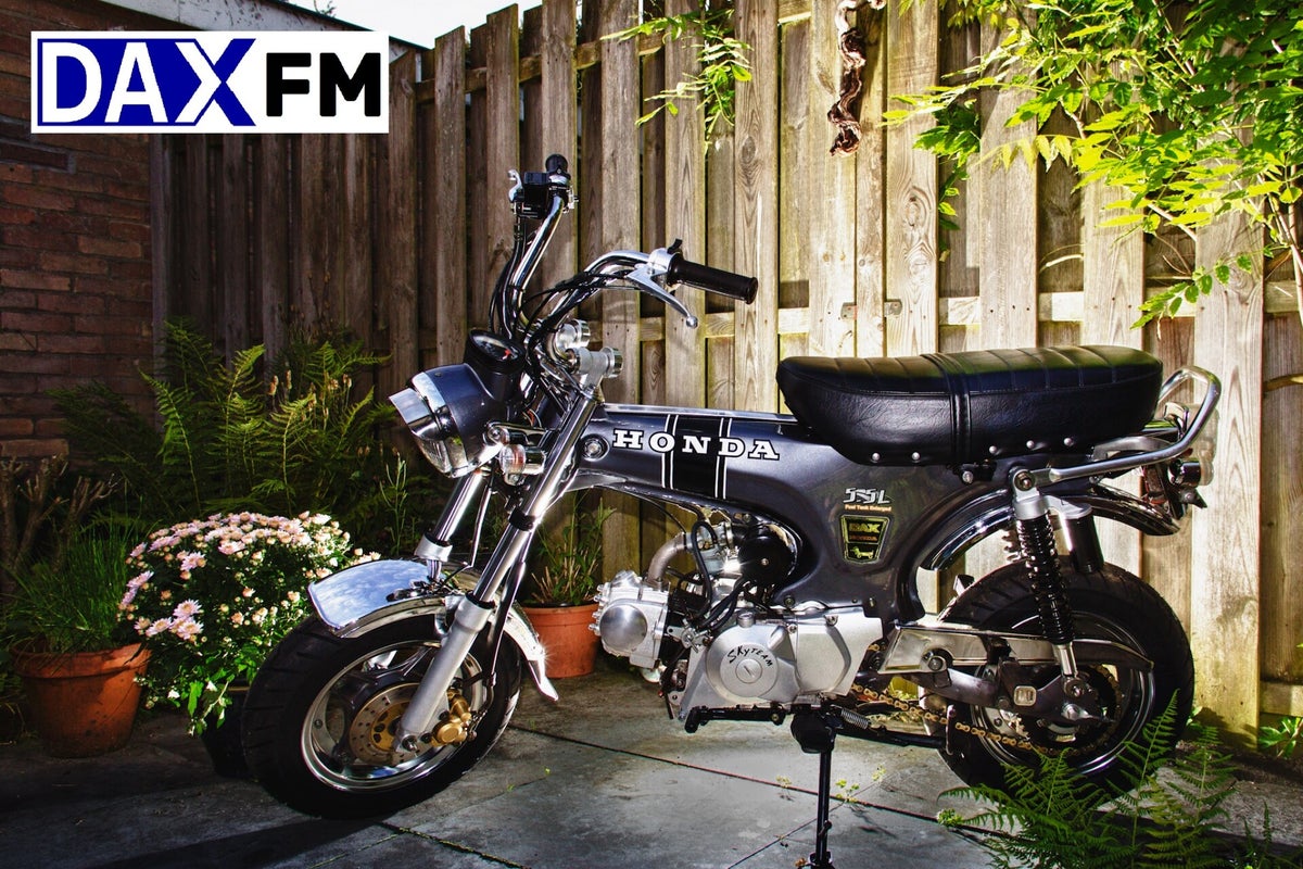 Logo DAX FM RADIO
