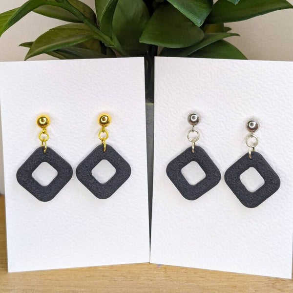 zwarte vierkant-donut hangertjes