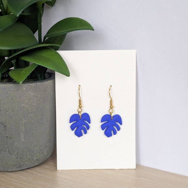 Blaadjes marineblauw hangertjes