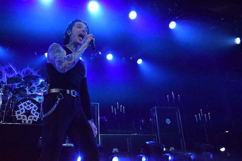 blackveilbrides-phx-082726-theshowwithdc-40-standard.jpg