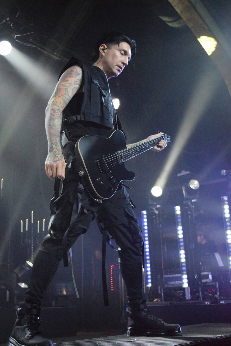 blackveilbrides-phx-082726-theshowwithdc-5-standard.jpg