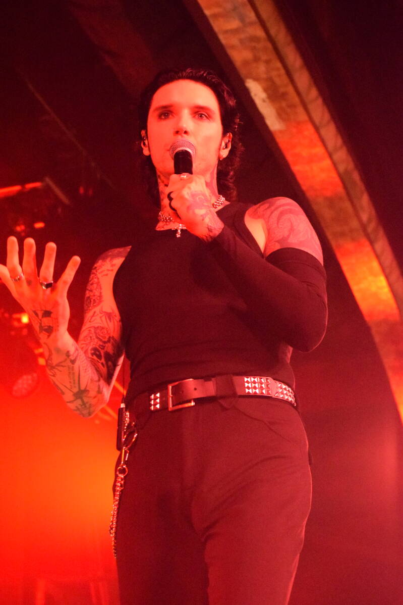 blackveilbrides-phx-082726-theshowwithdc-61-standard.jpg