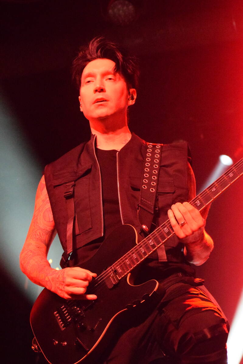blackveilbrides-phx-082726-theshowwithdc-72-standard.jpg