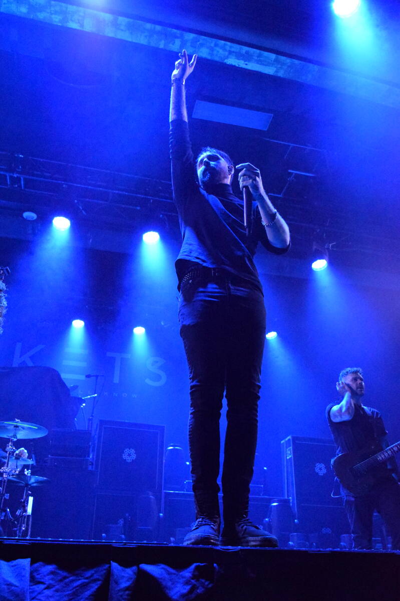 caskets-phx-082726-theshowwithdc-43-standard.jpg