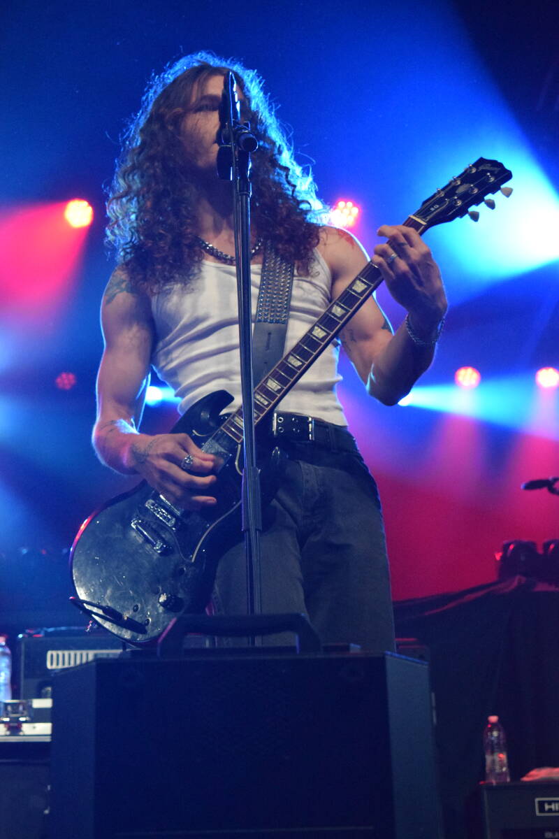returntodust-theshowwithdc-091626-7-standard.jpg