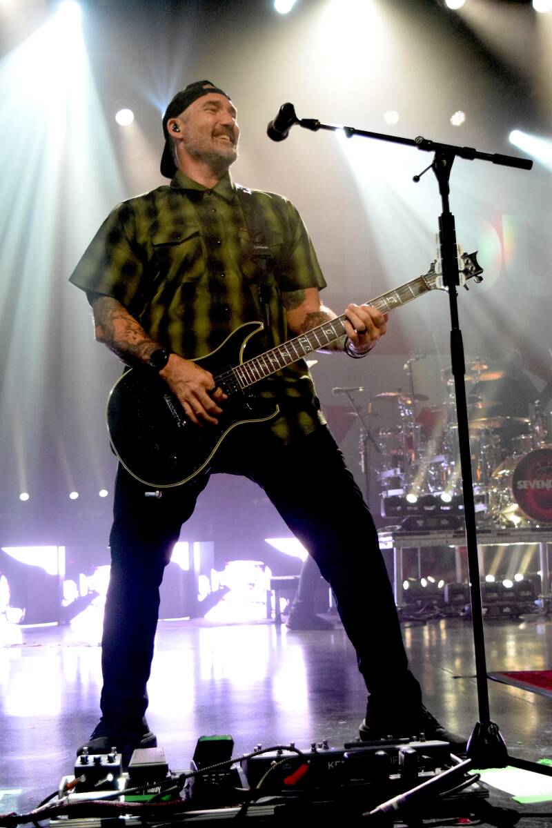 sevendust-theshowwithdc-091626-114-standard.jpg