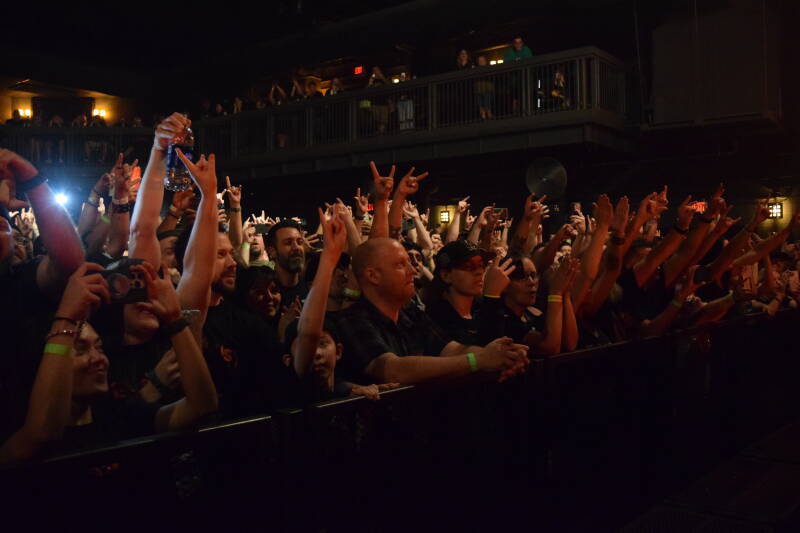sevendust-theshowwithdc-091626-2-standard.jpg