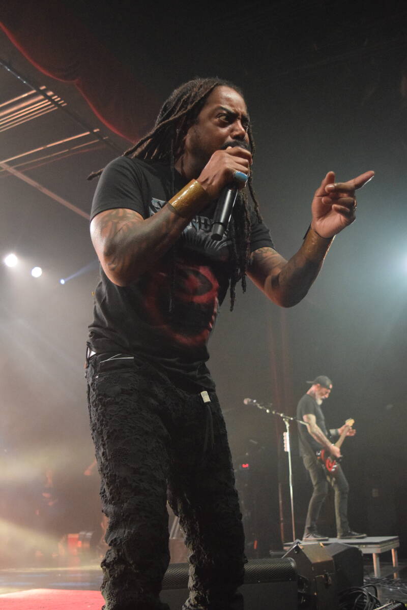sevendust-theshowwithdc-091626-65-standard.jpg