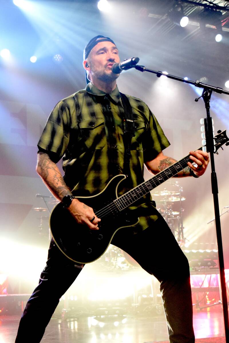 sevendust-theshowwithdc-091626-67-standard.jpg