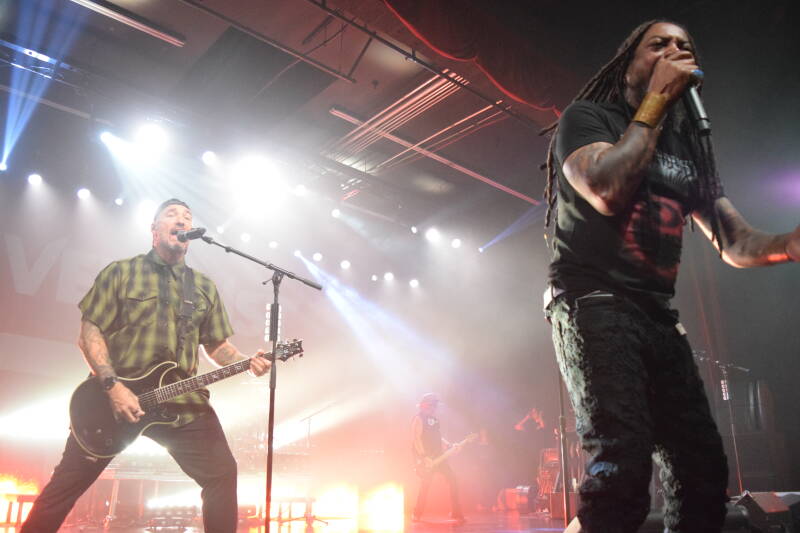 sevendust-theshowwithdc-091626-69-standard.jpg
