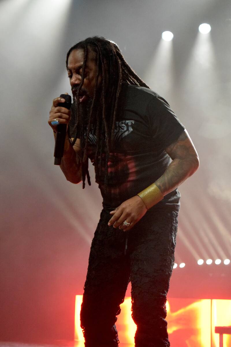 sevendust-theshowwithdc-091626-7-standard.jpg