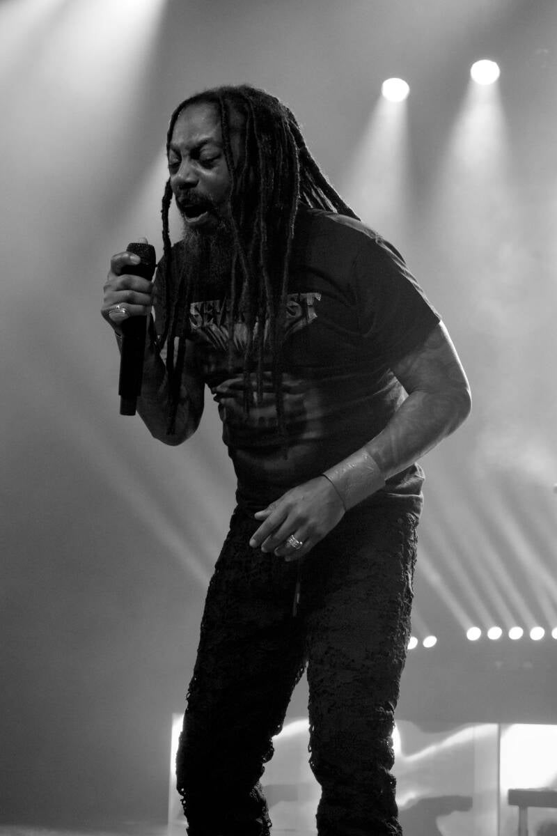 sevendust-theshowwithdc-091626-8-standard.jpg