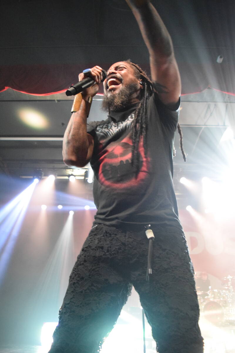 sevendust-theshowwithdc-091626-91-standard.jpg